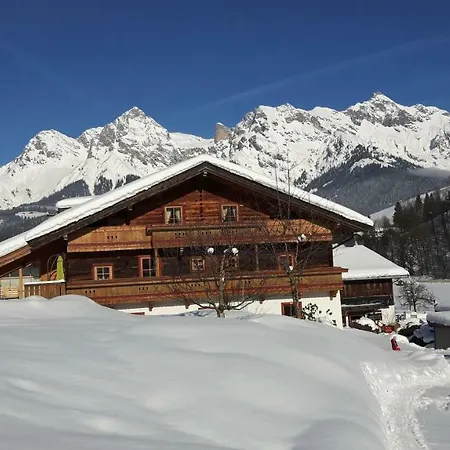 Mit Aussicht Auf Die Berge Am Biobauernhof Mitterstegen-gut
