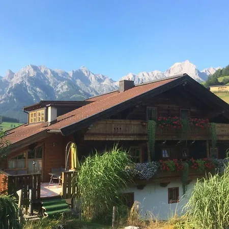 Mit Aussicht Auf Die Berge Am Biobauernhof Mitterstegen-gut